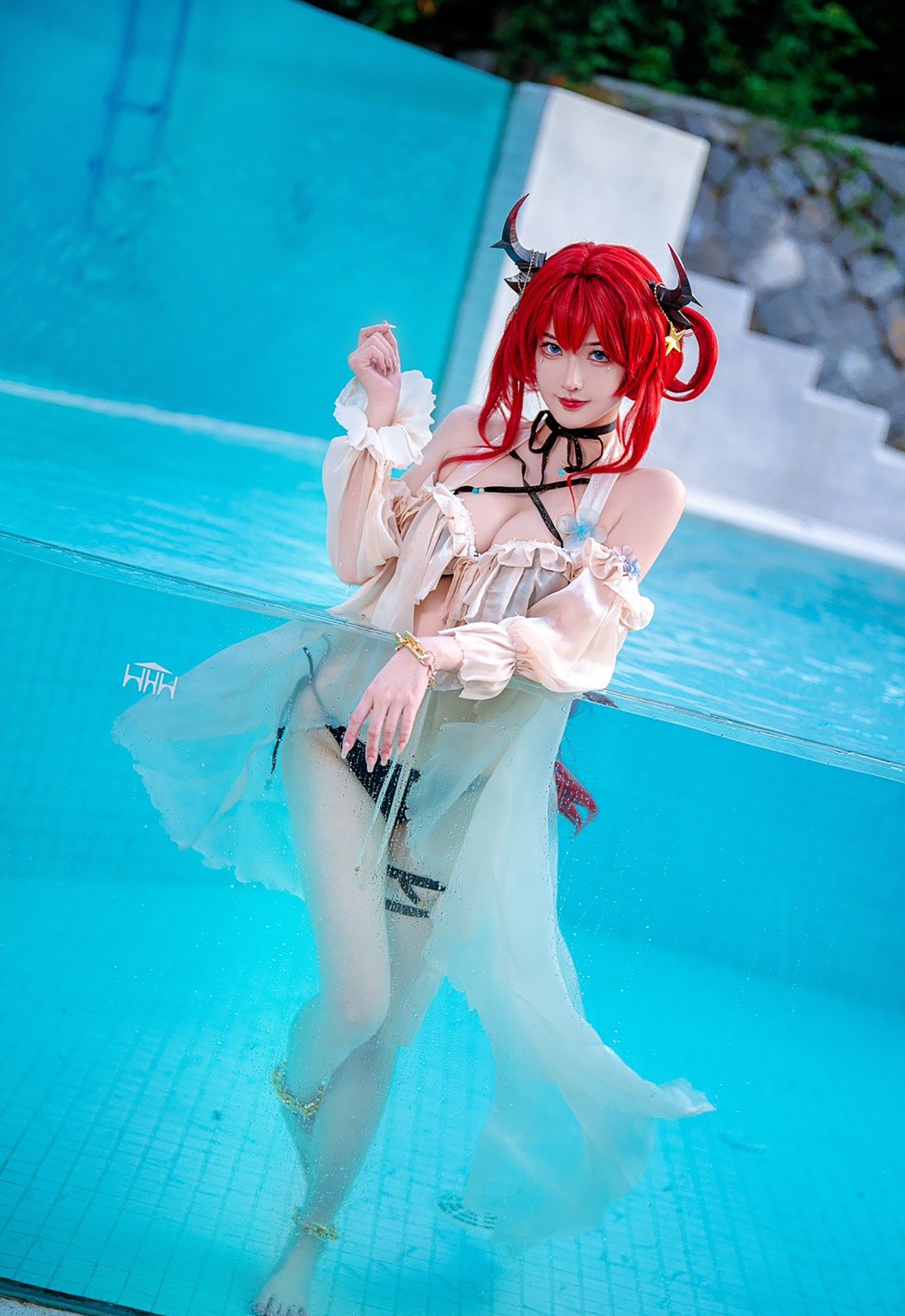 《明日方舟》史尔特尔泳装cosplay-皮皮虎资源网