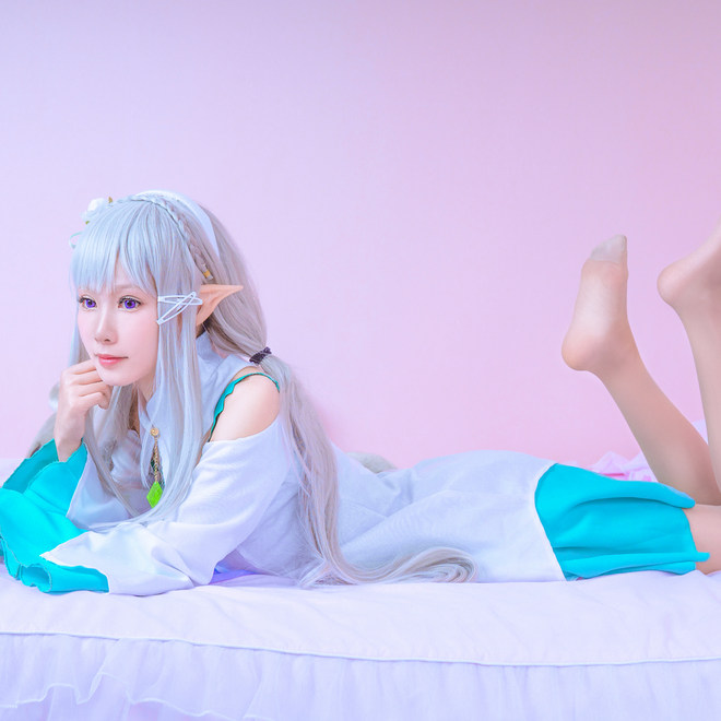 从零开始的异世界生活艾米莉亚睡衣cosplay