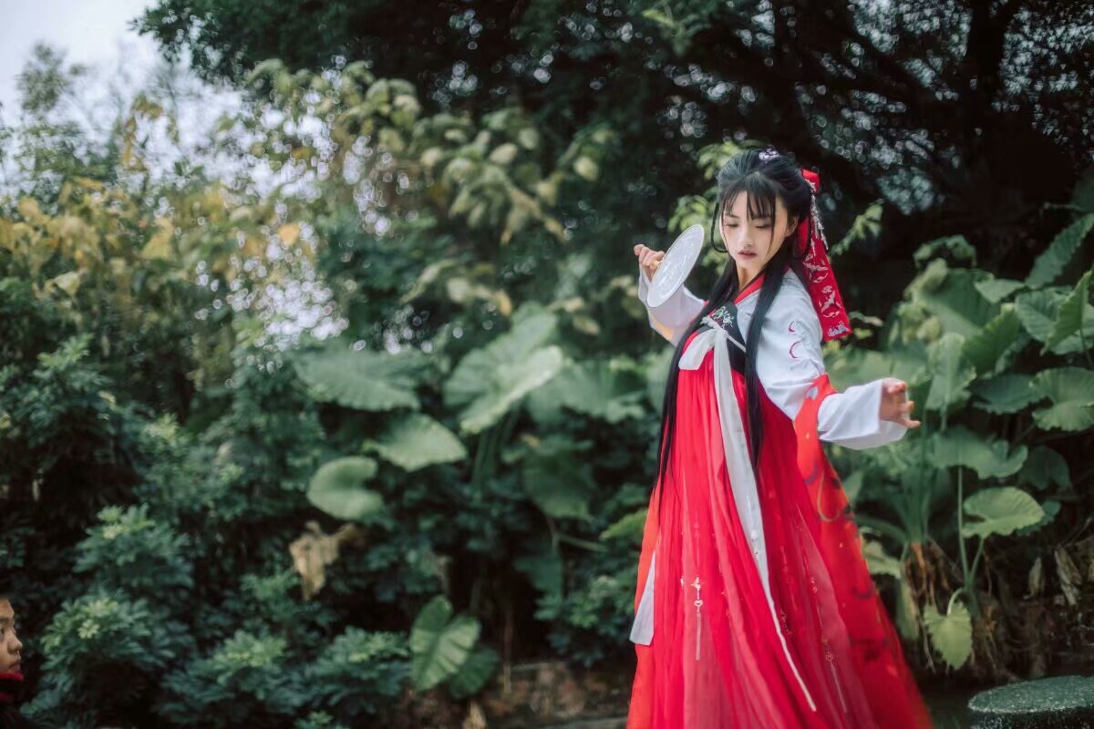 汉服写真 儒裙情阡