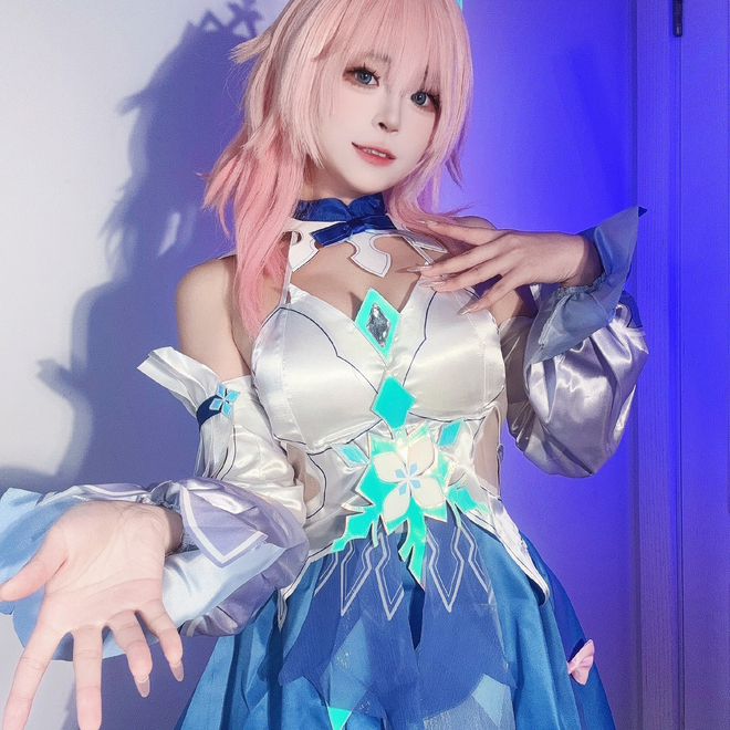 《崩坏：星穹铁道》三月七cosplay