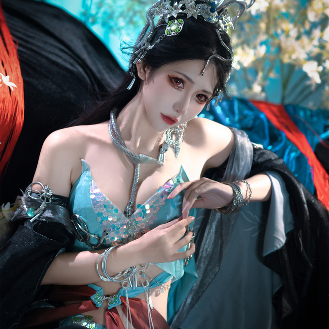 《逆水寒》巴蛇cosplay