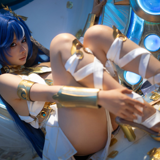 《鸣潮》尤诺cosplay