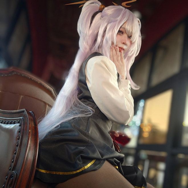 《蔚蓝档案》板垣鹿江cosplay