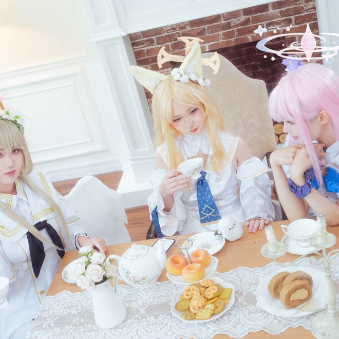 《蔚蓝档案》 圣三一茶话会 圣娅cosplay
