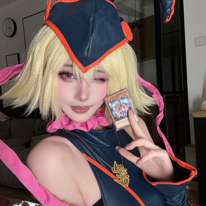 《游戏王》黑魔导女孩cosplay