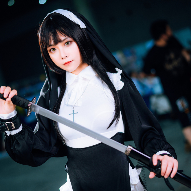 《战锤40K》战斗修女cosplay