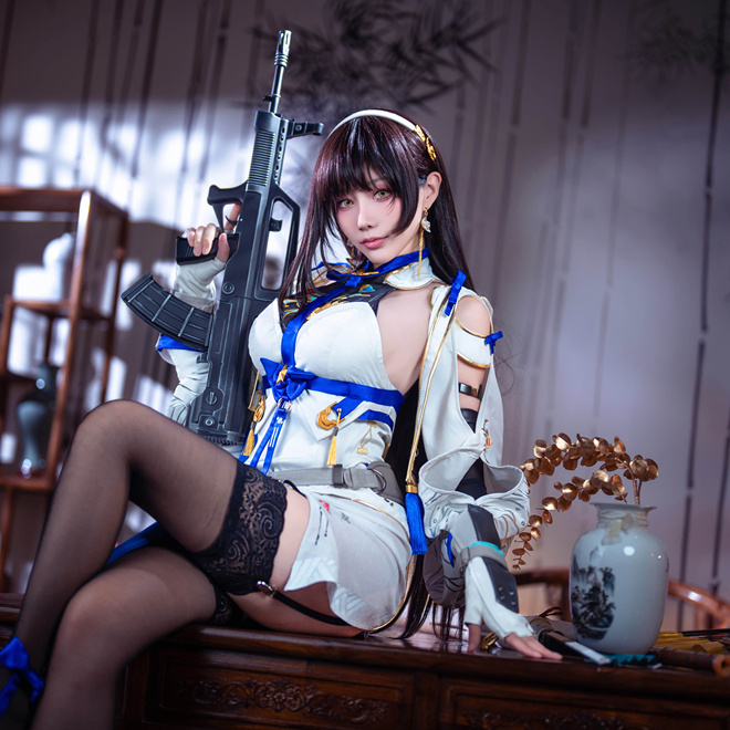 《少女前线2：追放》异乡乐徽cosplay