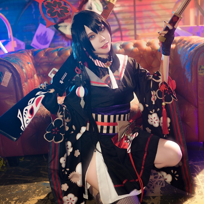 《蔚蓝档案》狐坂若藻cosplay