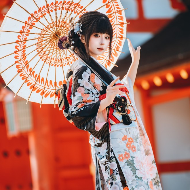 《秋寻》红和服少女写真