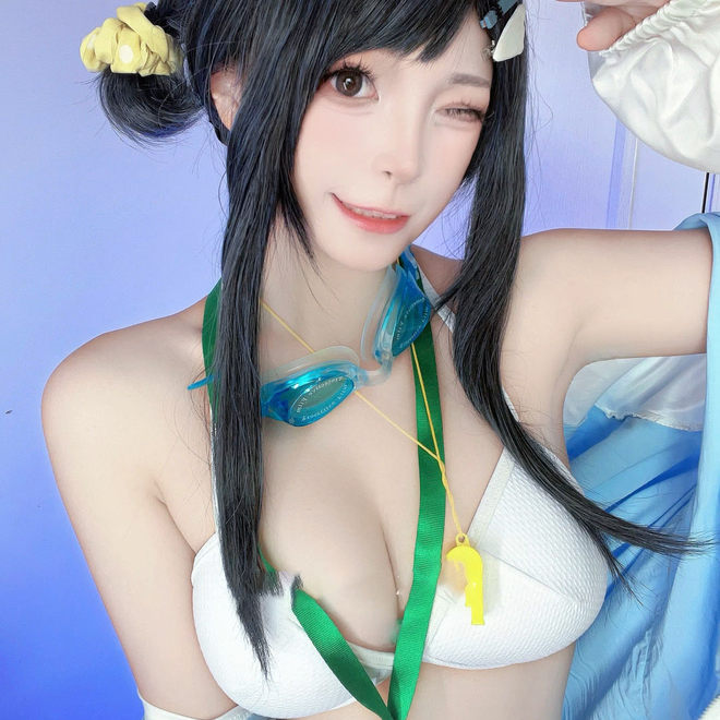 《明日方舟》羽毛笔cosplay